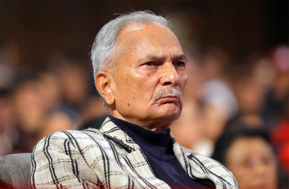 गोरखा २ बाट बाबुराम भट्टराईले फिर्ता लिए उम्मेदवारी